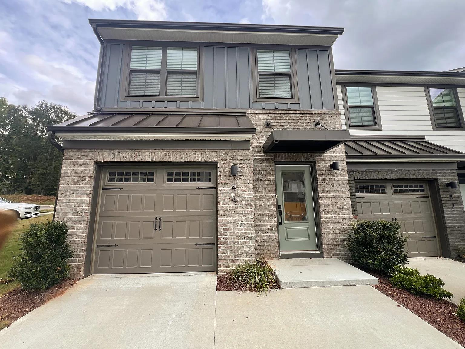 44 Connaught Court - 1