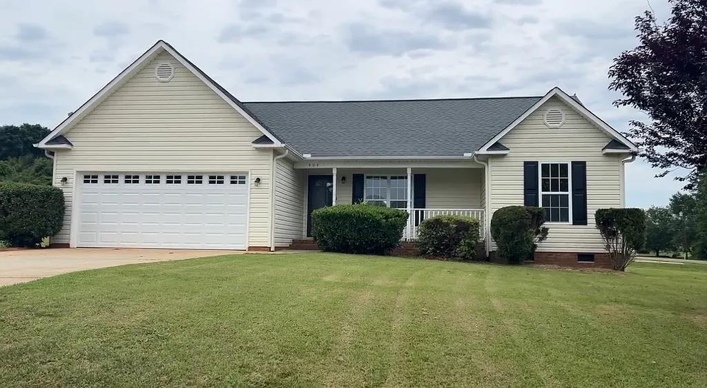 404 Kingsboro Court